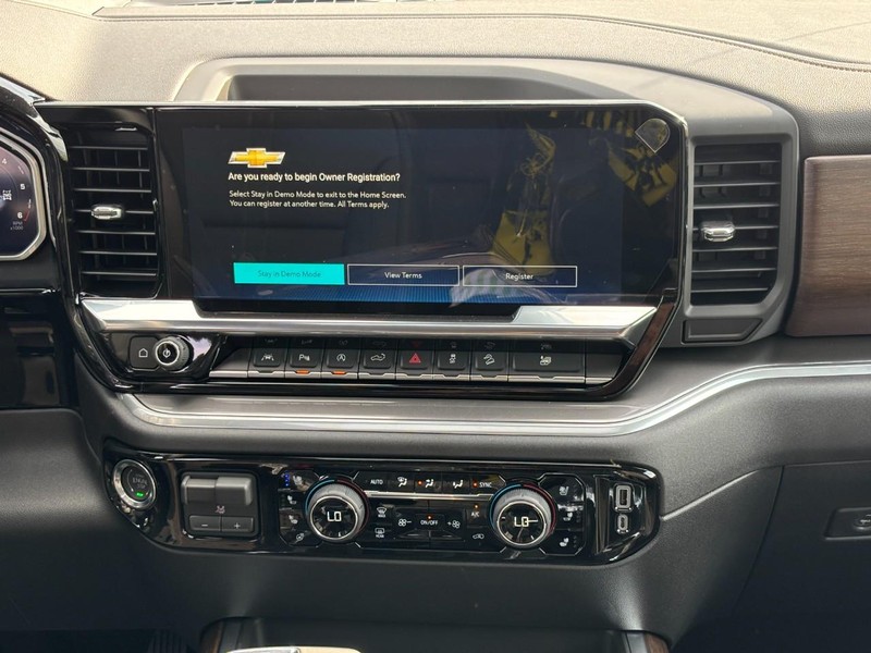 Chevrolet Silverado 1500 Vehicle Full-screen Gallery Image 8