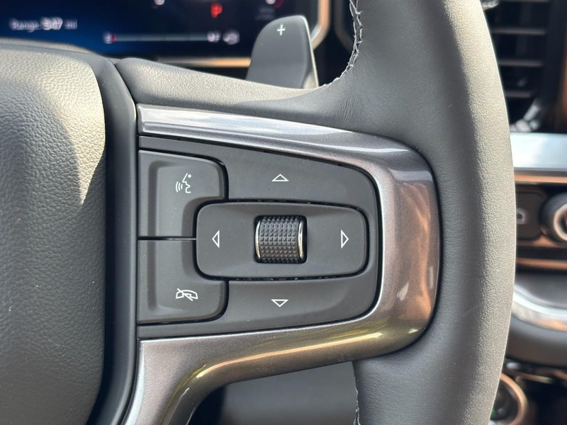 Chevrolet Silverado 1500 Vehicle Full-screen Gallery Image 14