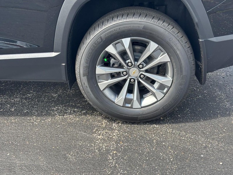 Chevrolet Equinox Vehicle Full-screen Gallery Image 4