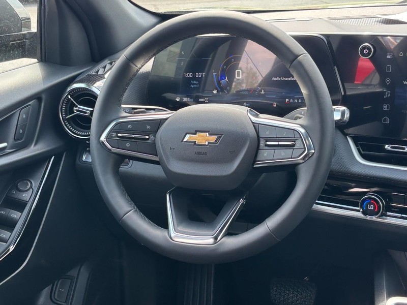Chevrolet Equinox Vehicle Full-screen Gallery Image 7