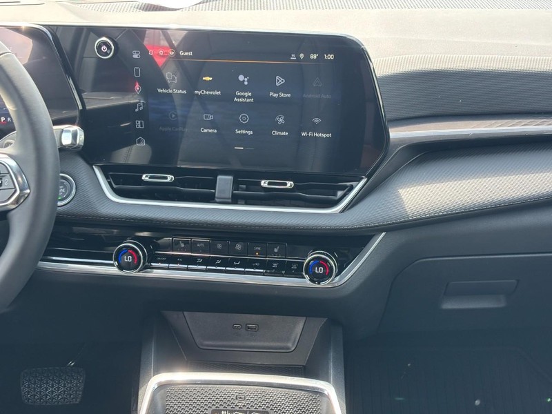 Chevrolet Equinox Vehicle Full-screen Gallery Image 8