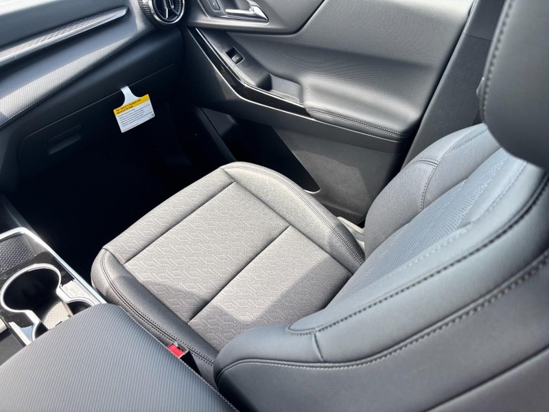 Chevrolet Equinox Vehicle Full-screen Gallery Image 9