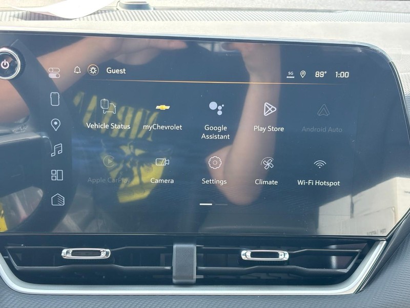 Chevrolet Equinox Vehicle Full-screen Gallery Image 15