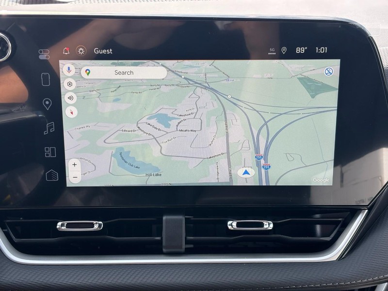 Chevrolet Equinox Vehicle Full-screen Gallery Image 16