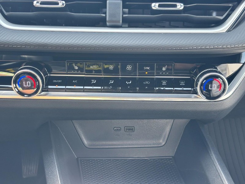 Chevrolet Equinox Vehicle Full-screen Gallery Image 18