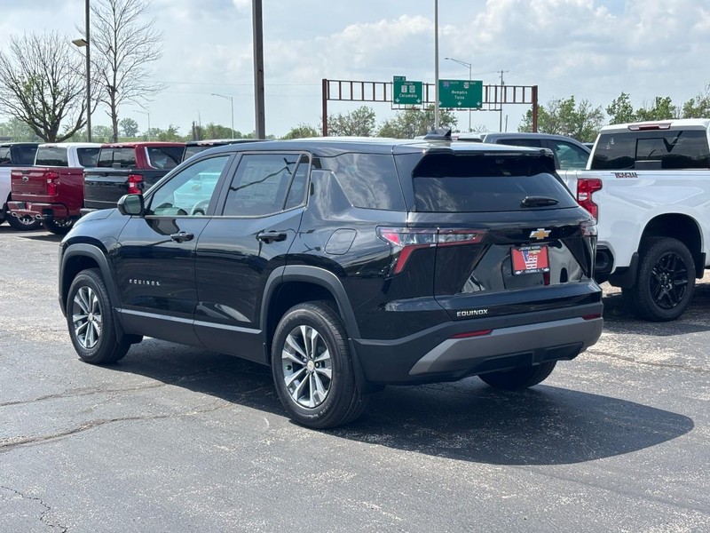 Chevrolet Equinox Vehicle Full-screen Gallery Image 3