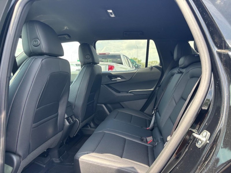 Chevrolet Equinox Vehicle Full-screen Gallery Image 5