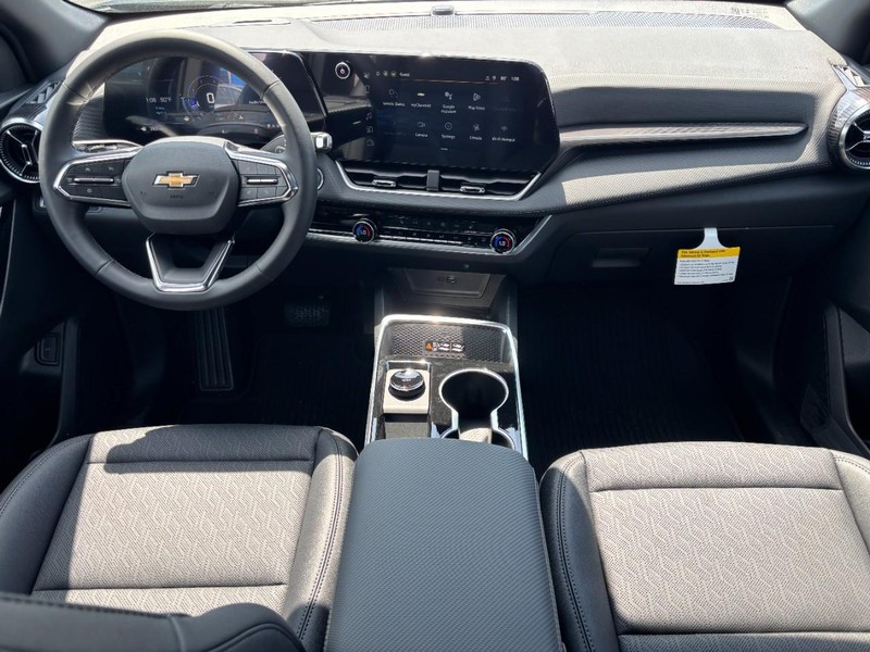 Chevrolet Equinox Vehicle Full-screen Gallery Image 6
