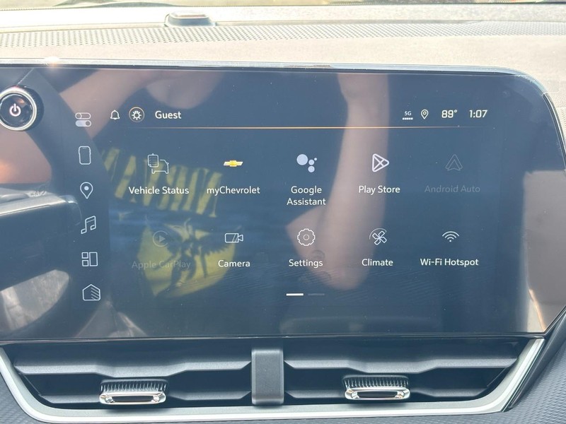 Chevrolet Equinox Vehicle Full-screen Gallery Image 15