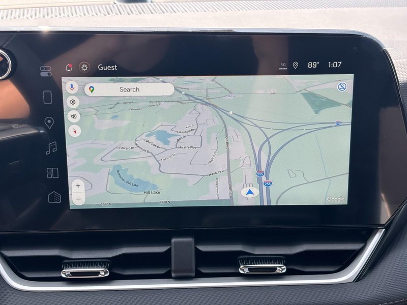 Chevrolet Equinox Vehicle Full-screen Gallery Image 16