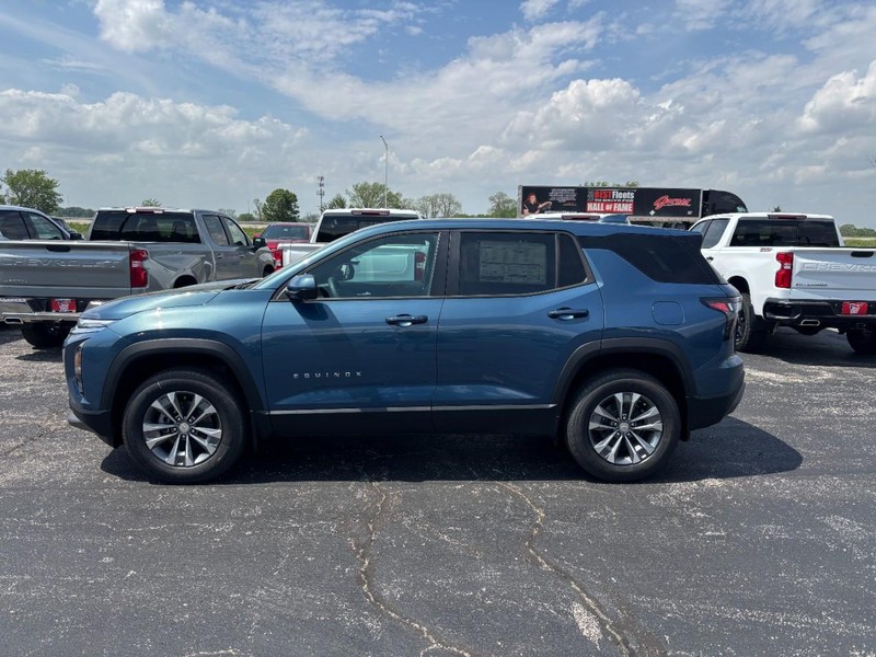 Chevrolet Equinox Vehicle Full-screen Gallery Image 2
