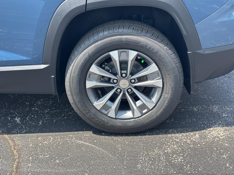 Chevrolet Equinox Vehicle Full-screen Gallery Image 4