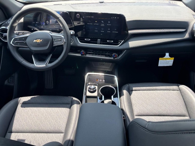 Chevrolet Equinox Vehicle Full-screen Gallery Image 6