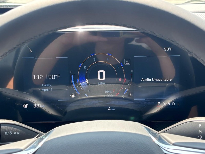 Chevrolet Equinox Vehicle Full-screen Gallery Image 14