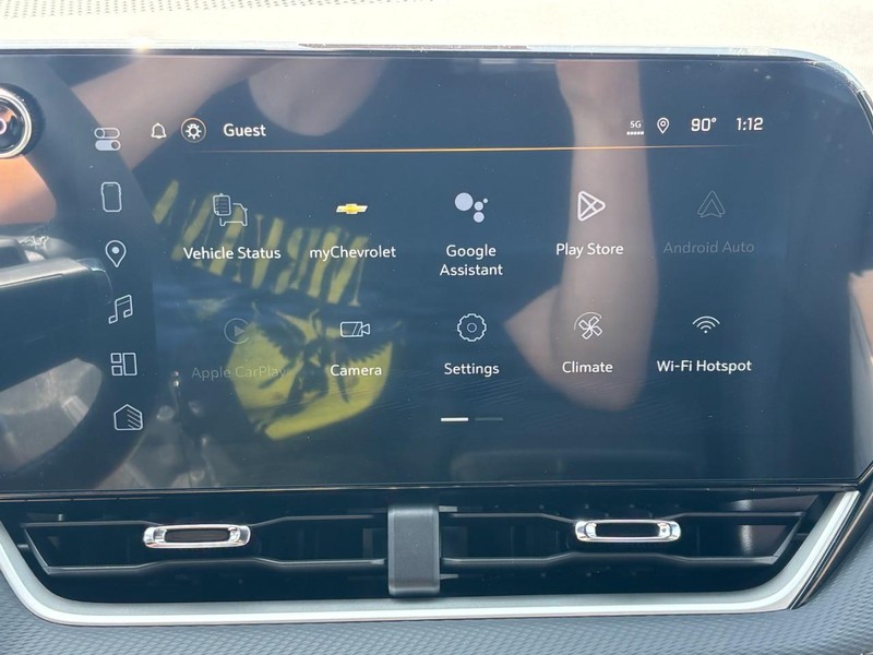 Chevrolet Equinox Vehicle Full-screen Gallery Image 15