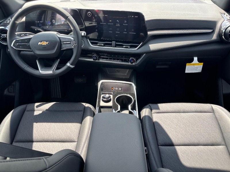 Chevrolet Equinox Vehicle Full-screen Gallery Image 6