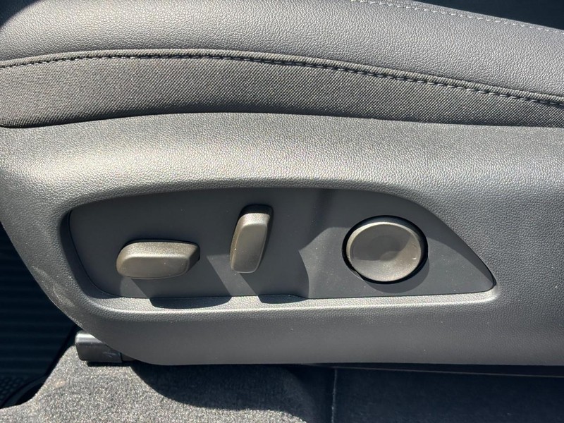 Chevrolet Equinox Vehicle Full-screen Gallery Image 10