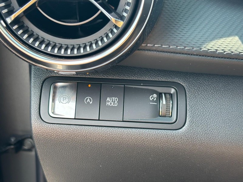 Chevrolet Equinox Vehicle Full-screen Gallery Image 12
