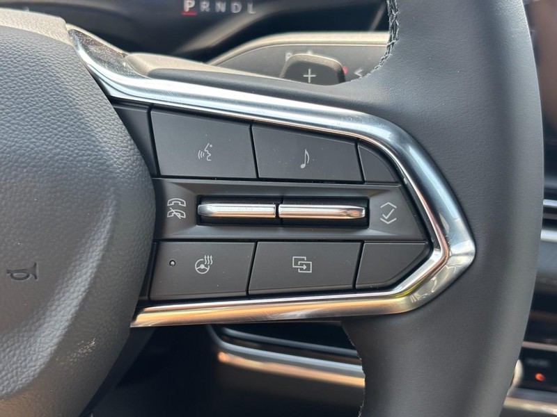 Chevrolet Equinox Vehicle Full-screen Gallery Image 14