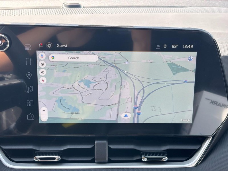 Chevrolet Equinox Vehicle Full-screen Gallery Image 17