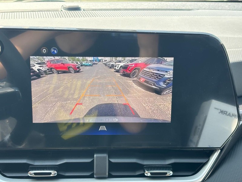 Chevrolet Equinox Vehicle Full-screen Gallery Image 18