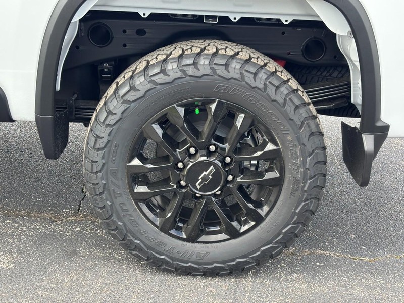 Chevrolet Silverado 2500HD Vehicle Full-screen Gallery Image 4