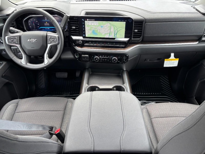 Chevrolet Silverado 2500HD Vehicle Full-screen Gallery Image 6