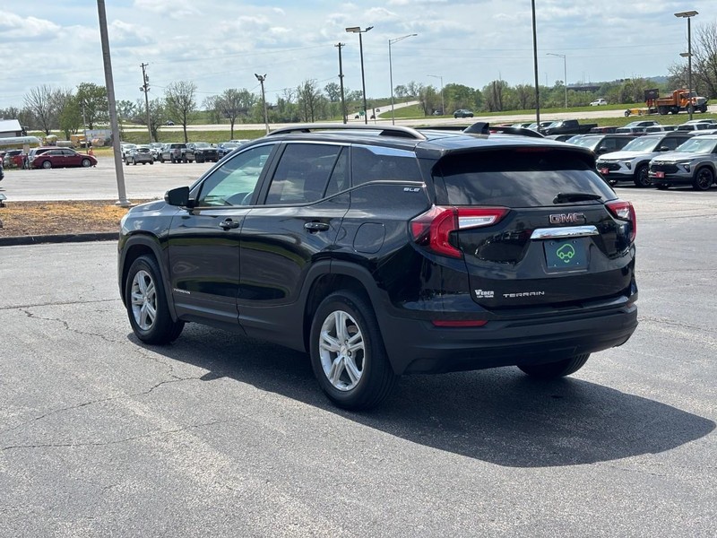 GMC Terrain Vehicle Full-screen Gallery Image 03