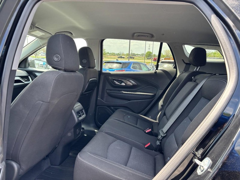 GMC Terrain Vehicle Full-screen Gallery Image 10