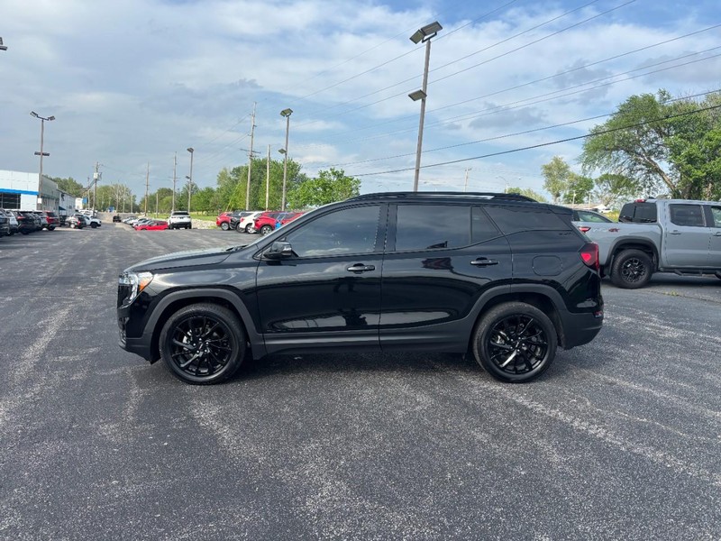 GMC Terrain Vehicle Full-screen Gallery Image 02