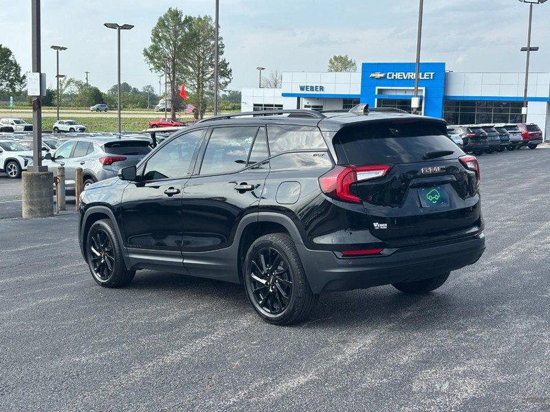 GMC Terrain Vehicle Full-screen Gallery Image 03