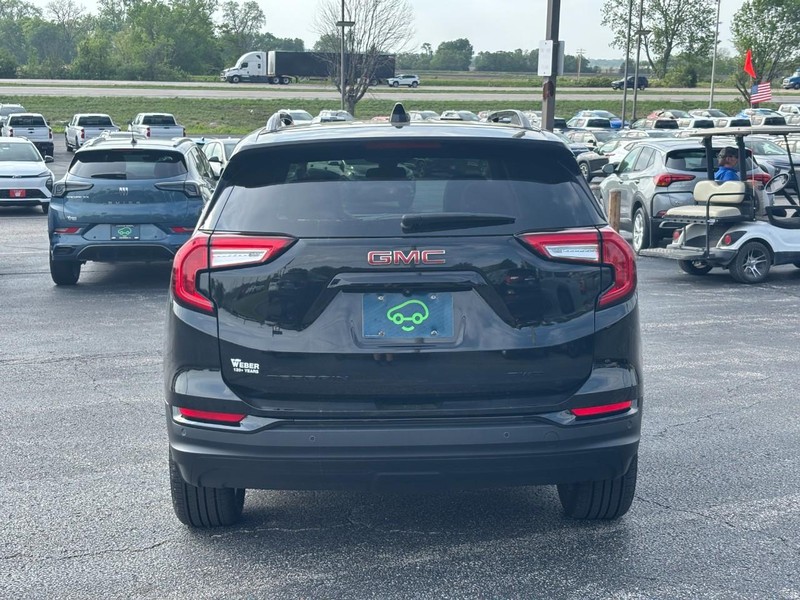 GMC Terrain Vehicle Full-screen Gallery Image 04