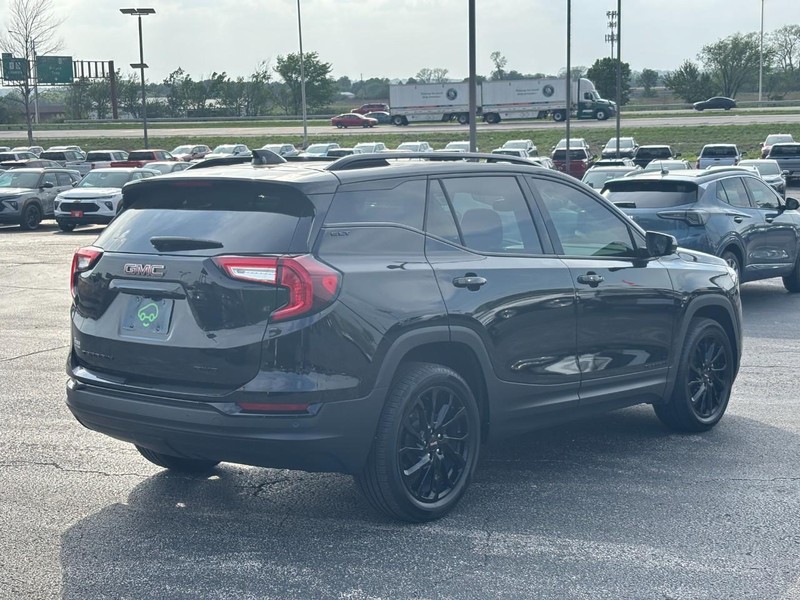 GMC Terrain Vehicle Full-screen Gallery Image 05