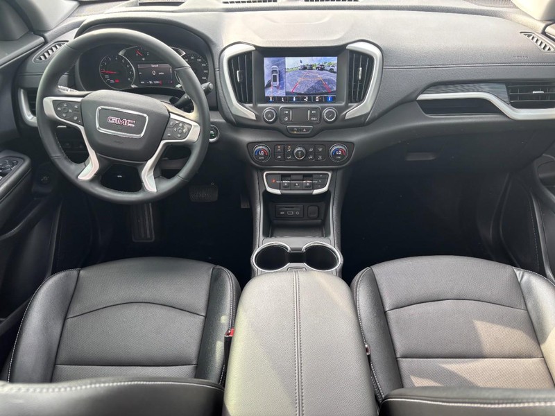 GMC Terrain Vehicle Full-screen Gallery Image 11