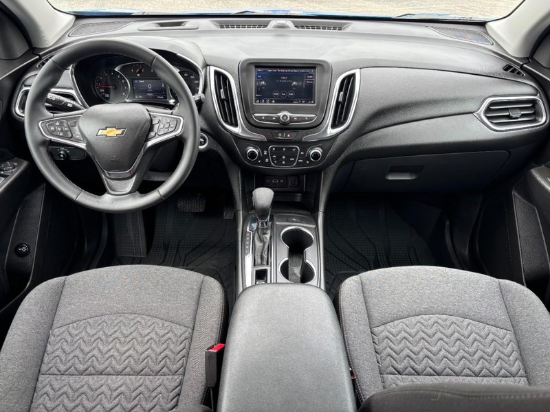 Chevrolet Equinox Vehicle Full-screen Gallery Image 11