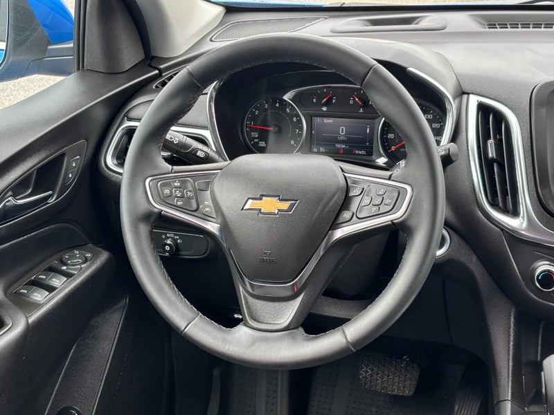Chevrolet Equinox Vehicle Full-screen Gallery Image 12