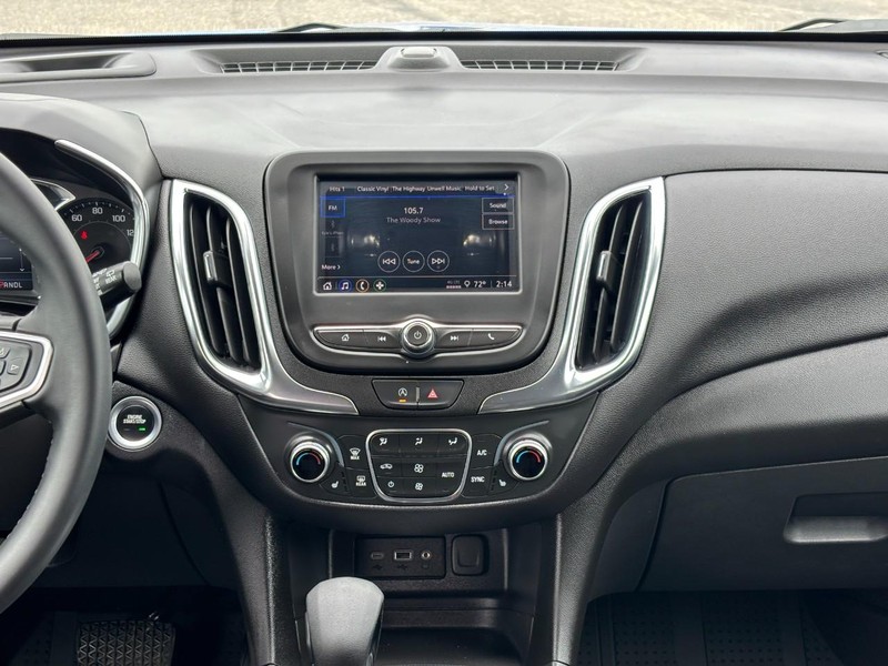 Chevrolet Equinox Vehicle Full-screen Gallery Image 13