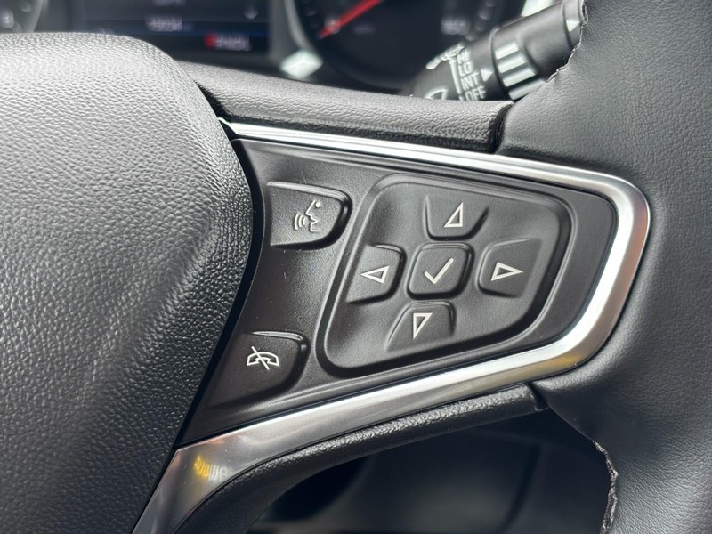Chevrolet Equinox Vehicle Full-screen Gallery Image 18