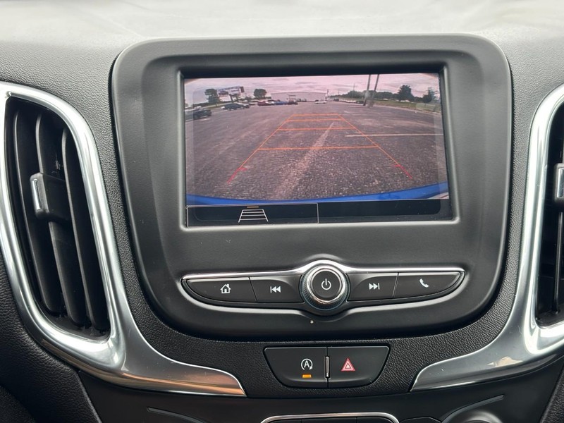 Chevrolet Equinox Vehicle Full-screen Gallery Image 21