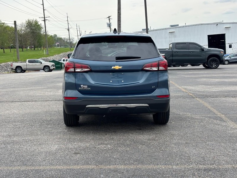 Chevrolet Equinox Vehicle Full-screen Gallery Image 4