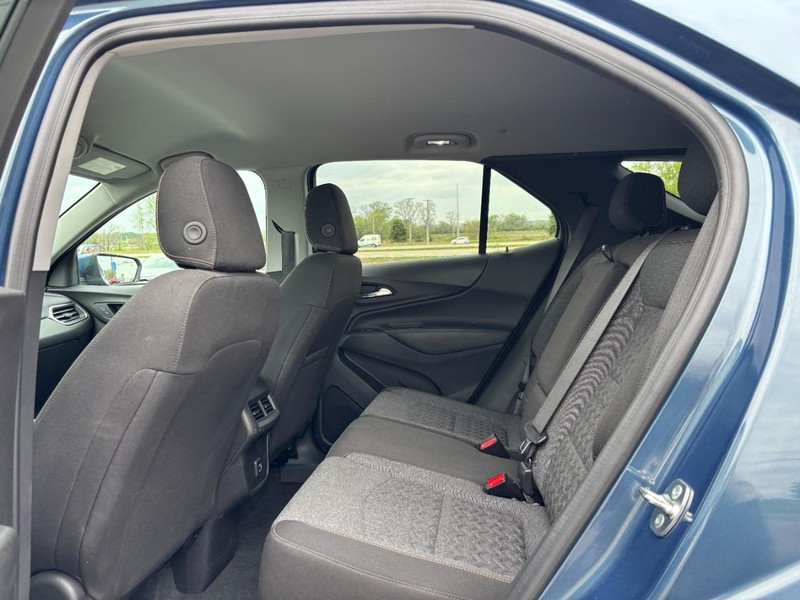 Chevrolet Equinox Vehicle Full-screen Gallery Image 10