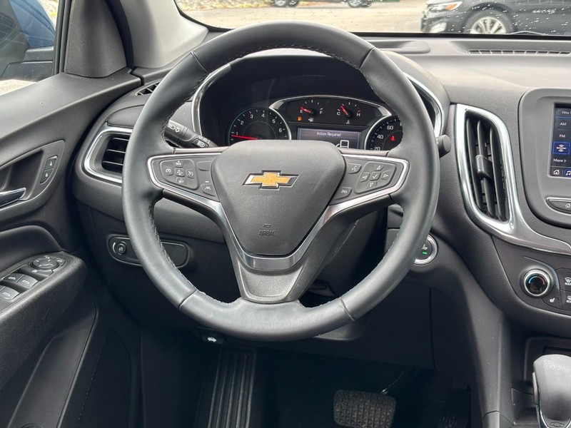 Chevrolet Equinox Vehicle Full-screen Gallery Image 12