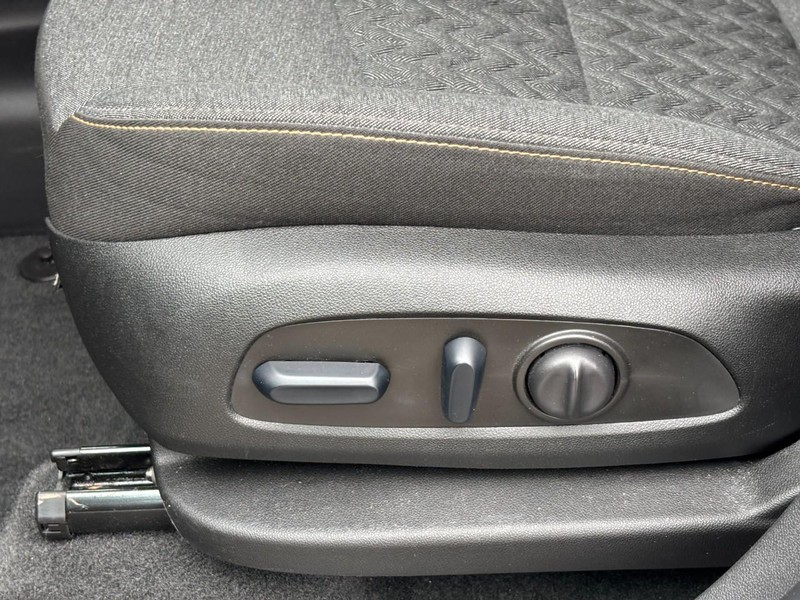 Chevrolet Equinox Vehicle Full-screen Gallery Image 15