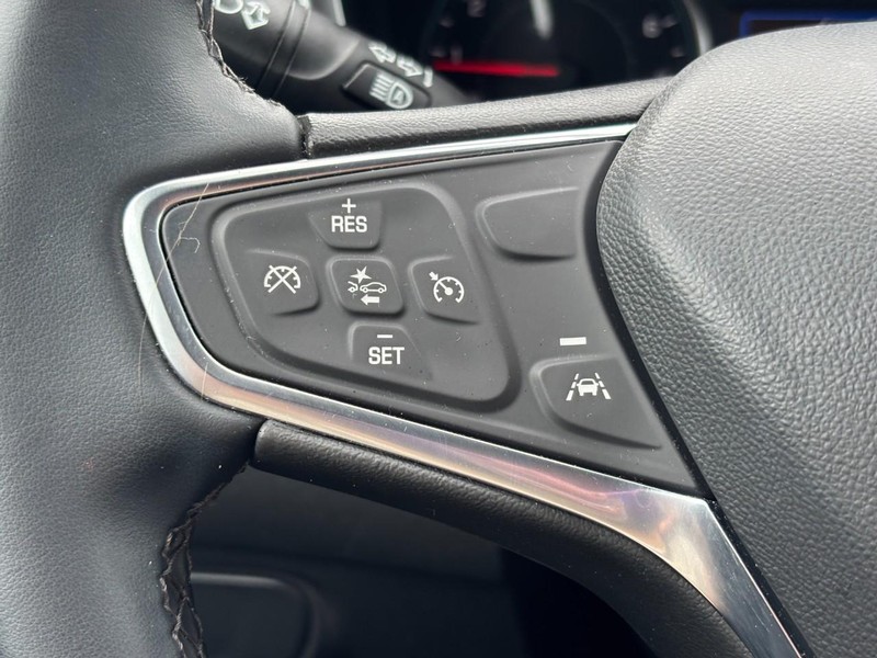 Chevrolet Equinox Vehicle Full-screen Gallery Image 17