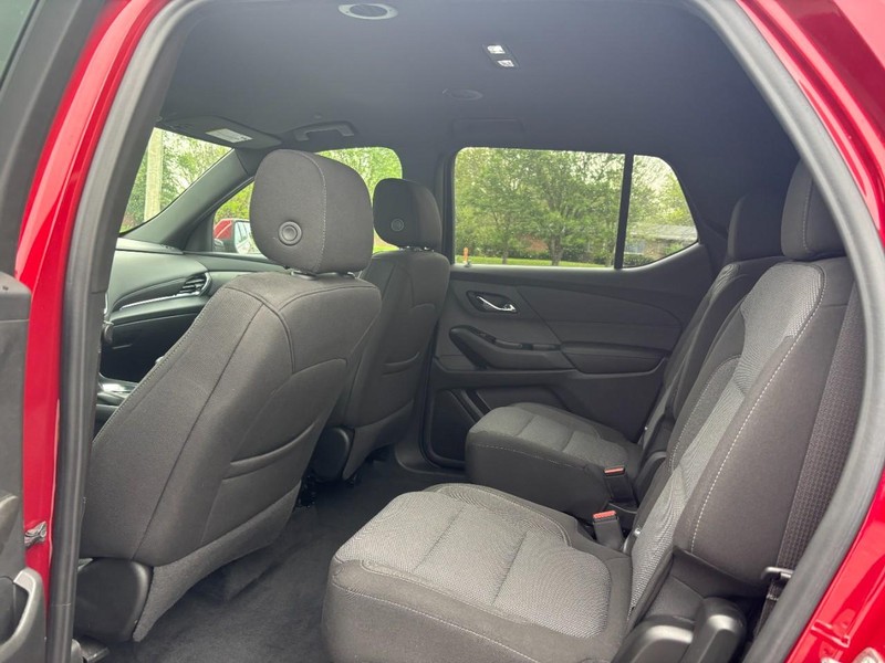 Chevrolet Traverse Vehicle Full-screen Gallery Image 11