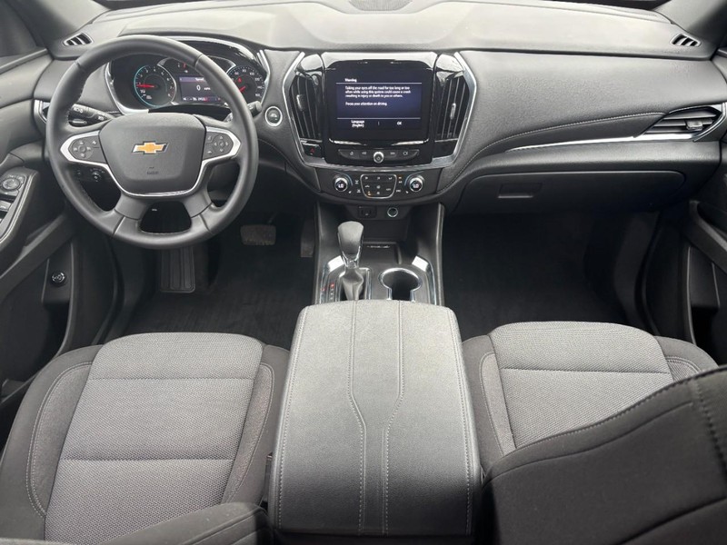 Chevrolet Traverse Vehicle Full-screen Gallery Image 12