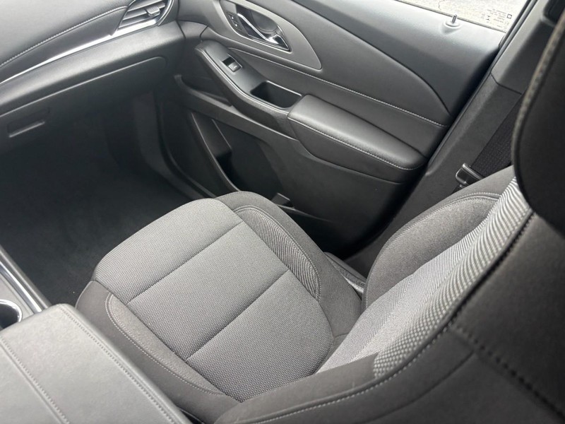 Chevrolet Traverse Vehicle Full-screen Gallery Image 15