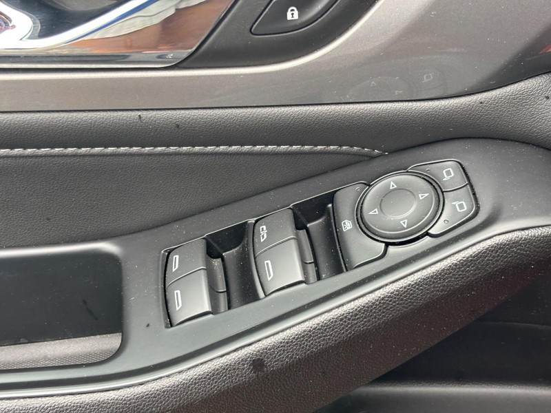 Chevrolet Traverse Vehicle Full-screen Gallery Image 17
