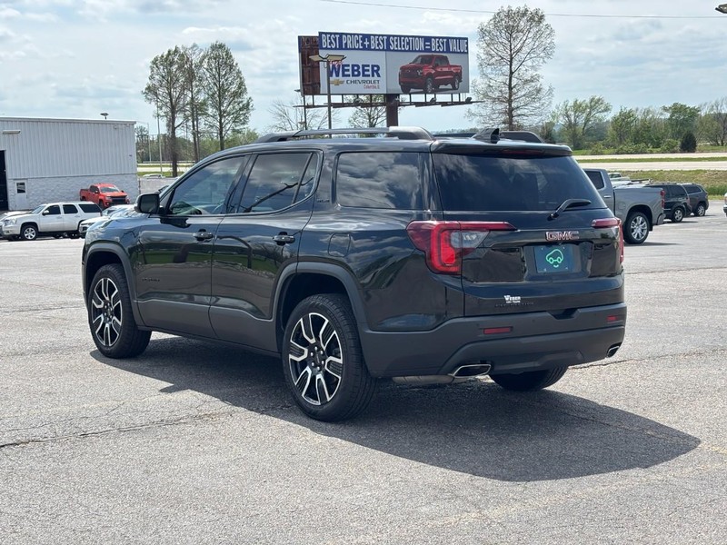 GMC Acadia Vehicle Full-screen Gallery Image 03