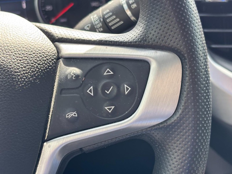 GMC Acadia Vehicle Full-screen Gallery Image 19